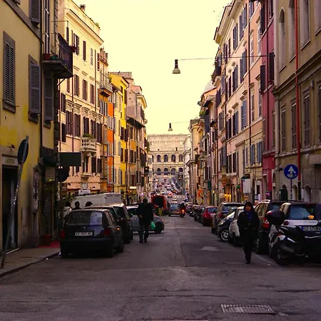 Rhomenjoy Open Space Colosseo Apartman *